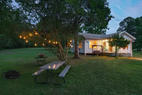 Back in Time 1940s Lake View House - Image 3