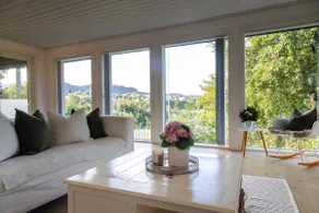 Apartment with stunning fjord view near Ålesund - Image 2