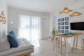 Shell-Charm w/Sea View & Parking - Image 2