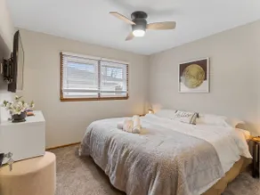 3-Bed Townhouse W/PKG 25M From Airport - Image 4