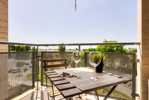 Comfort, Private Terrace and Free Parking! - Image 2