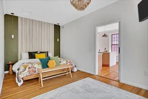 Luxury Loft|Laundry|DT Location|RemoteWork|Sleep 4 - Image 2