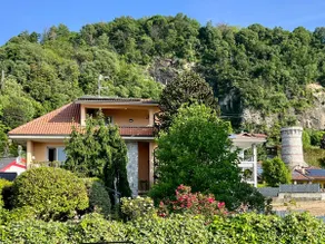 120 sqm apartment in a villa with garden - Image 2