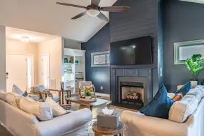 The Perfect Swing Sleeps 8 +GoldenTee &Pool Table - Image 2