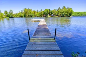Waterfront Vacation Retreat with lots of Amenities - Image 5