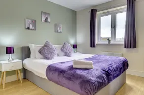Rugby 2-BR Apt | Ensuite | FREE Parking | Central - Image 3