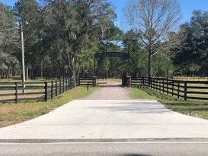 Lakeview Cabin 4-Farm of Dreams Resort Brooksville - Image 2