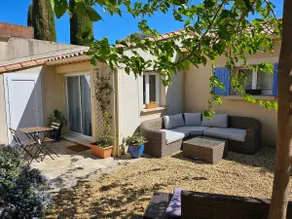 Swimming pool, Luberon view & shops within walking distance - Image 3