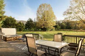 Serendipity Lane Retreat; hot tub, vineyard, river - Image 3