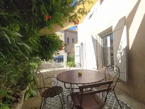 Charming townhouse - Image 2