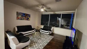 Sky Luxury/Free Parking/Downtown/Pool/Gym/K'Bed - Image 2