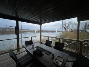 RiverSuite1-Experience the view w/a group of 10+ - Image 3