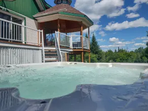 Hot tub, family, vacation, nature - Image 2