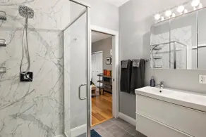 Modern Luxury | Free Parking, Near T | Home Cinema - Image 5