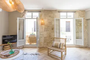 Spacious 2-room, new, air-conditioned – Downtown - Image 3