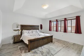 Contemporary 4BR Oakville Home – Downtown Core - Image 3