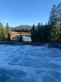 Pine & Peak Hot Tub Private Lake 19 Acres Near Cranbrook - Image 4