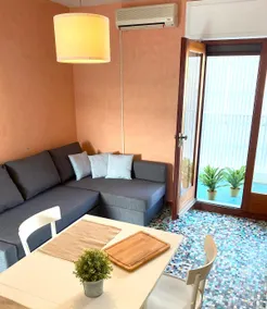 Comfortable apartment with balcony - 5 beds - Image 2