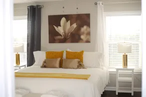 Elegant & Renovated Family Space-King Size Bed! - Image 3