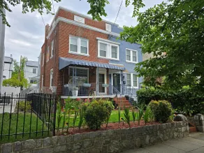 Privet 1br/1ba BSMT Apt with Free Parking-NW DC - Image 2