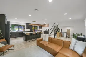 Modern - 4 Bedroom 3 Bath-Walk to Beaver Stadium - Image 2
