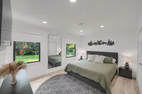 Modern - 4 Bedroom 3 Bath-Walk to Beaver Stadium - Image 5