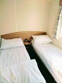 3 Bed Caravan 8 Berth Pet Friendly Parking - Image 4