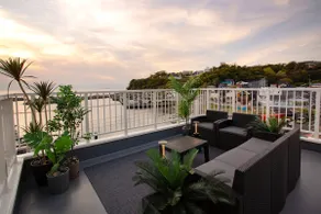 3-story building with ocean view rooftop terrace for BBQs | Maximum 13 people - Image 4