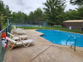 Sleeps 6. Private beach club, outdoor pool, wifi - Image 2