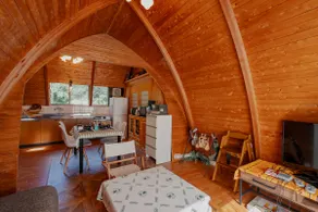 A private rental house with a view of Lake Biwa, with a ”Kiki's Delivery Service” motif - Image 4