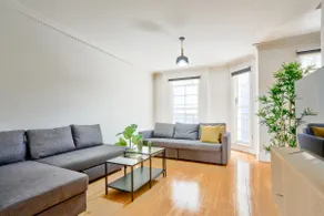3-Bedroom House in Ultimo Good for 10 Guests - Image 3