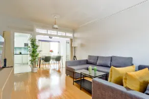 3-Bedroom House in Ultimo Good for 10 Guests - Image 4