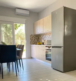 YVONNE's HOUSE - Image 4