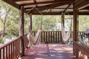 Eagle Bay Treehouse - 100m from beach - Image 2