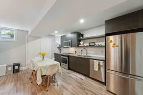 Modern apartment in Westboro Beach - Image 2