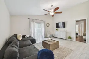 Minimalist Home w/ Pool near Lagoon & Outlets - Image 4
