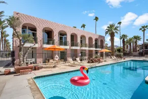 Poolside Pink 2 beds. Heated Pools. Paseo. Pets OK - Image 2