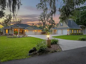 Spacious 5 Bed/4Bath House w/ Private Pool! - Image 3