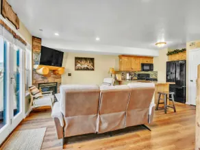 Mountain View Getaway - Image 2