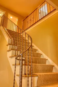 Luxurious, comfortable pool home in Buffalo - Image 4
