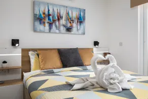 Blue Hues - Cosy 1BD Penthouse | Close to Valletta - Image 2