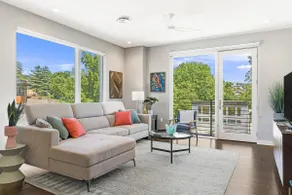 The Heron - Walkable, Roof Deck, Elevator, Mural - Image 3