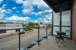 Centrally Located Studio in DT - Image 5