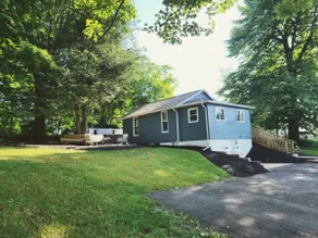 Lakeview Cottage- Hot Tub, Patio, Espresso Machine - Image 5