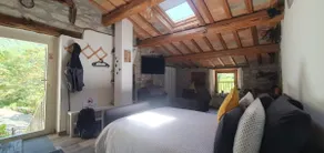 Montana House in Stone-Garden-Panorama-Jacuzzi - Image 2
