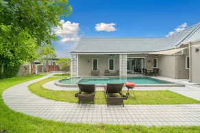 Bang Lamung/ThePrivatePoolVilla/4BR/ 10min Beach! - Image 2