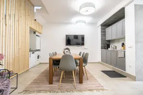 Near Krems Station | Private Room w/ AC, WIFI, TV - Image 5