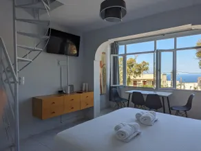 Central Fira Suites - Image 4