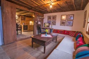 Authentic House with Stunning Mountain View - Karashka - Image 2
