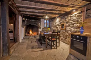 Authentic House with Stunning Mountain View - Karashka - Image 3